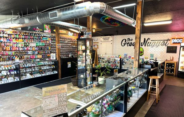 The Green Nugget Pullman Palouse Dispensary Weed Store Pot Shop CBD THC Hybrid Sativa Indica Disposable Vape Vapor Pen Cartridge